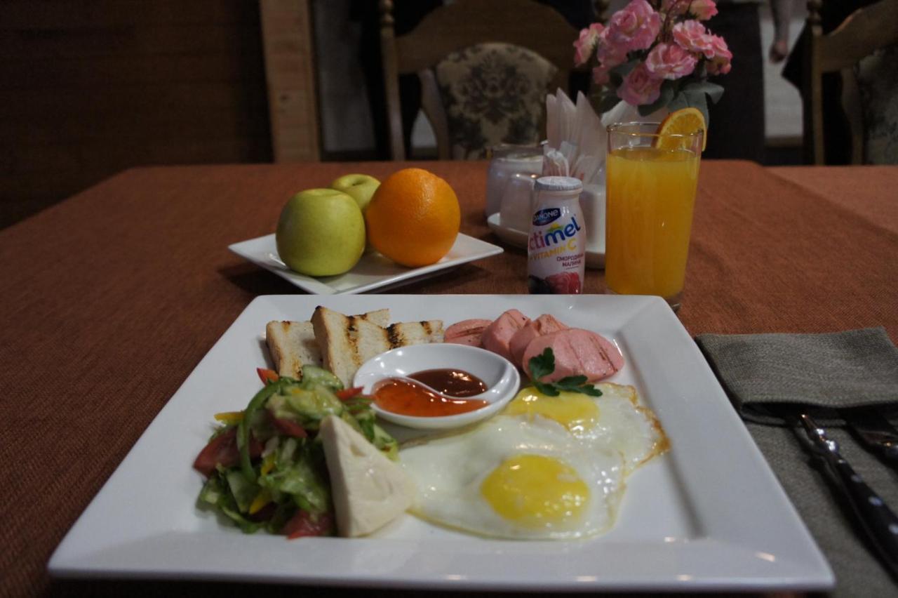 Guest House Chalet Taraz Bagian luar foto
