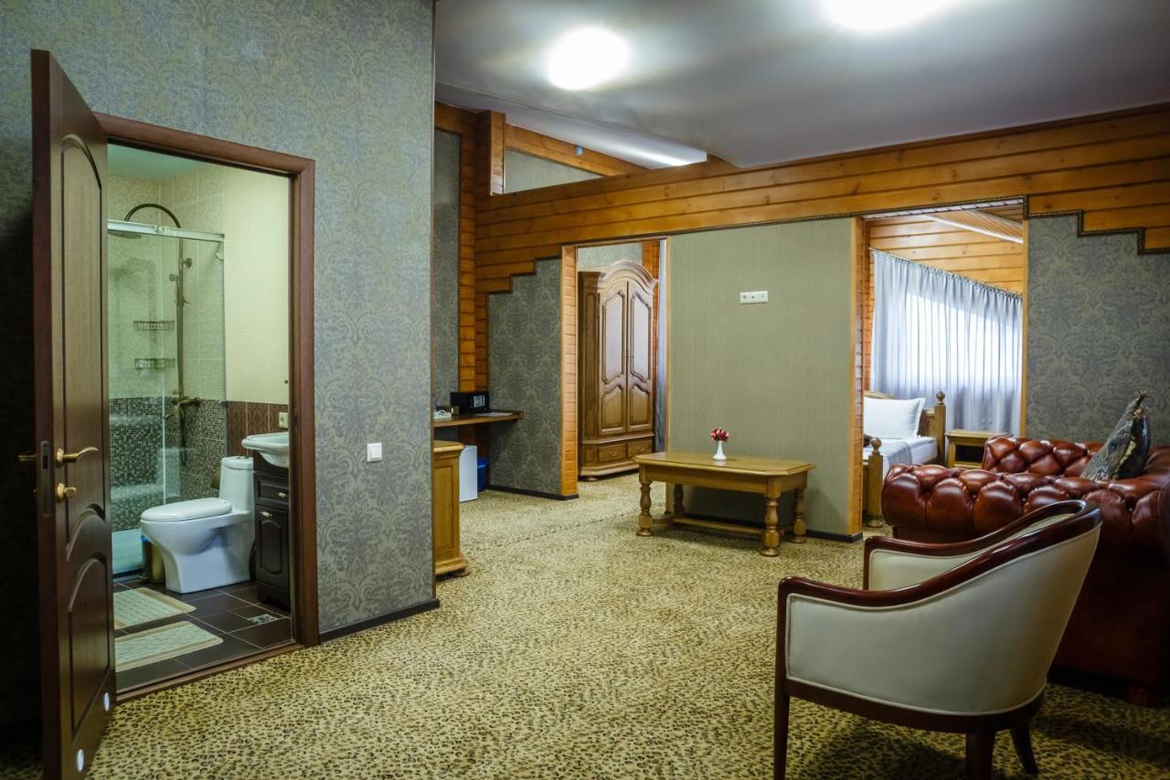 Guest House Chalet Taraz Bagian luar foto