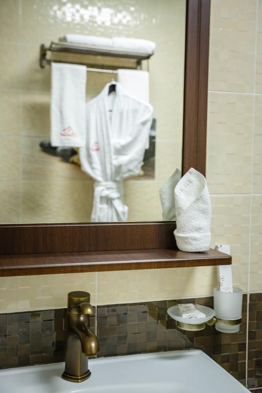 Guest House Chalet Taraz Bagian luar foto